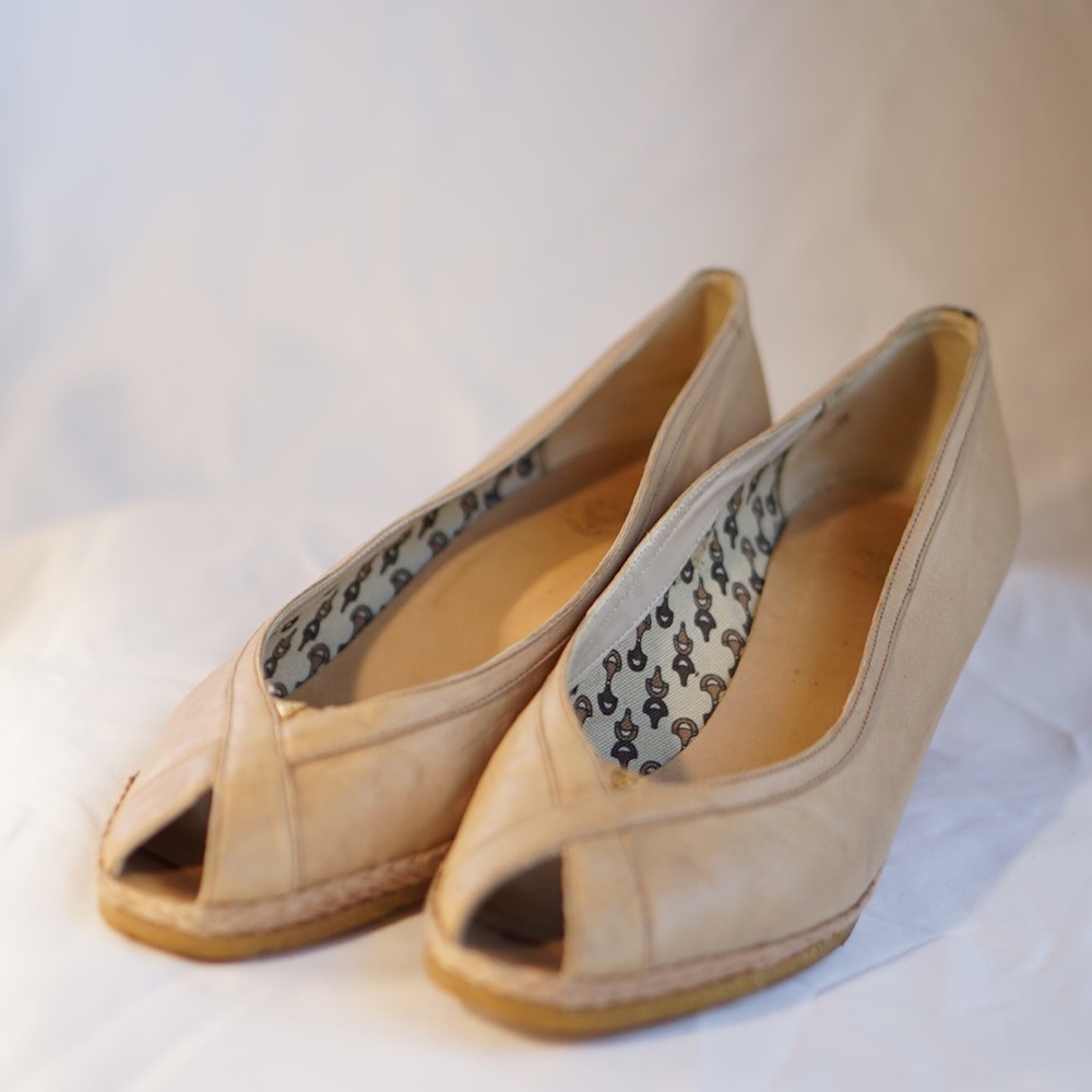 Gucci Nude Wedge Shoes